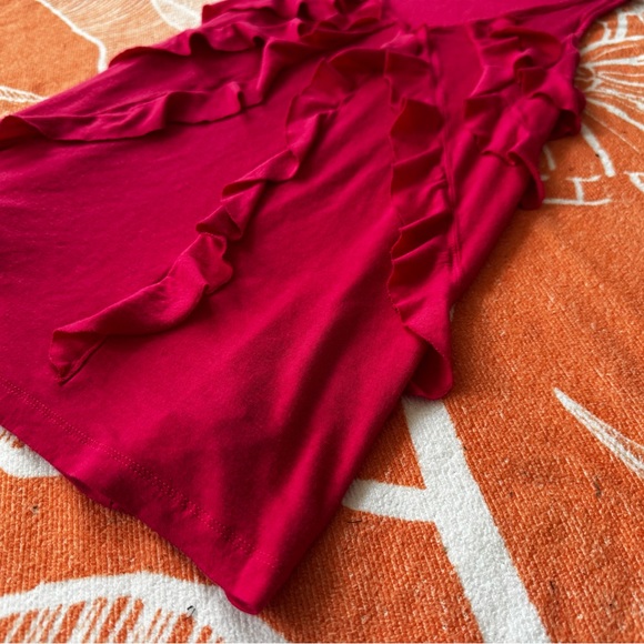 Express V-Neck Ruffle Tank Top - Picture 4 of 10